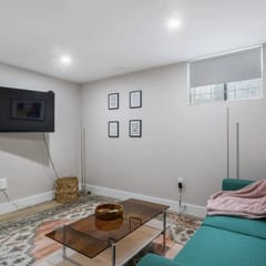 Cozy 2-Bedroom Basement Apartment Near Hospitals