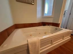 Coastlines Retreat · Ocean Views · Sleeps 9 - Image 4