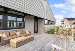 3 bedroom Waterfront Oasis - Image 3