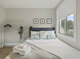 Modern Studio Apartment Near Hospitals - Image 4