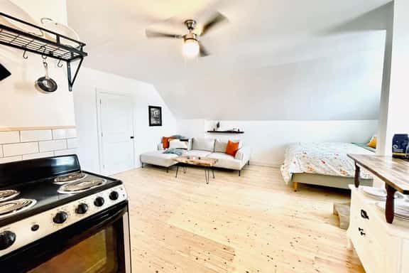 Fin's Studio Suite Apartment, Alma, Fundy Park - Image 1
