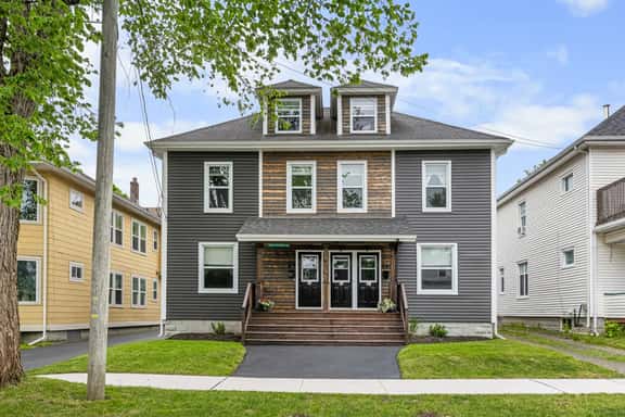 Clean & Modern 1BR | 4 Guests | Parking & Wi-Fi - Image 1