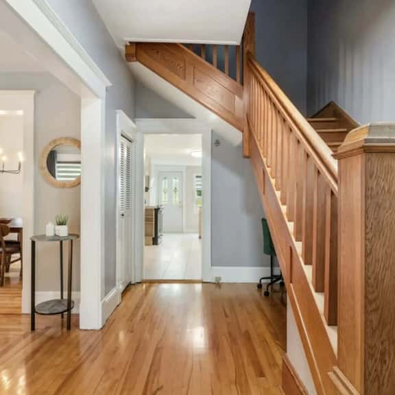3-Bedroom Stay near Hospitals - Image 1