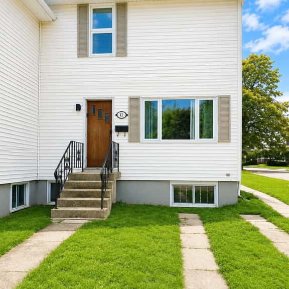 Cozy 2-Bedroom Basement Apartment Near Hospitals - Image 1