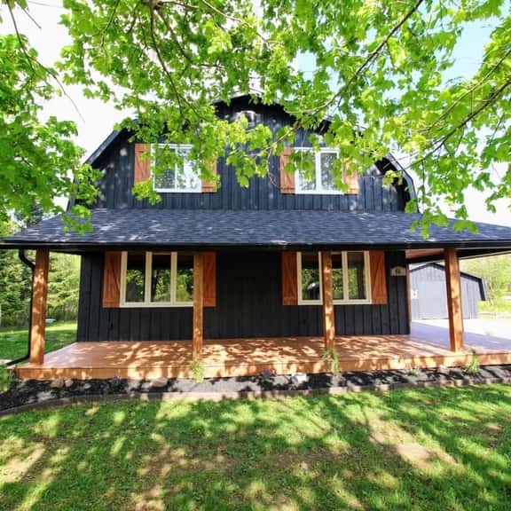 Black Barn Family Beach House - Image 1