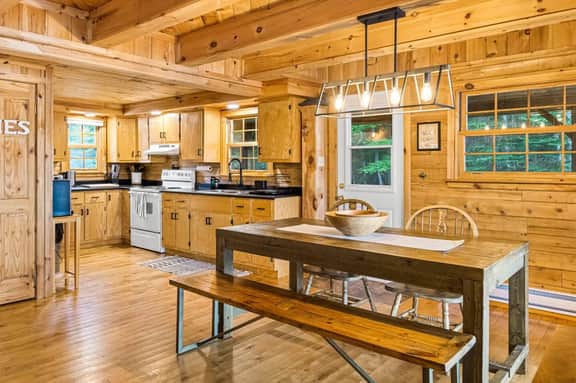 Knotty Pines 4 Bedroom with Waterfront Views - Image 4