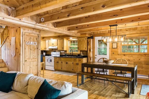 Knotty Pines 4 Bedroom with Waterfront Views - Image 5