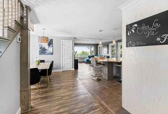 Sea La Vie- Ocean View Vacation Home - Image 3