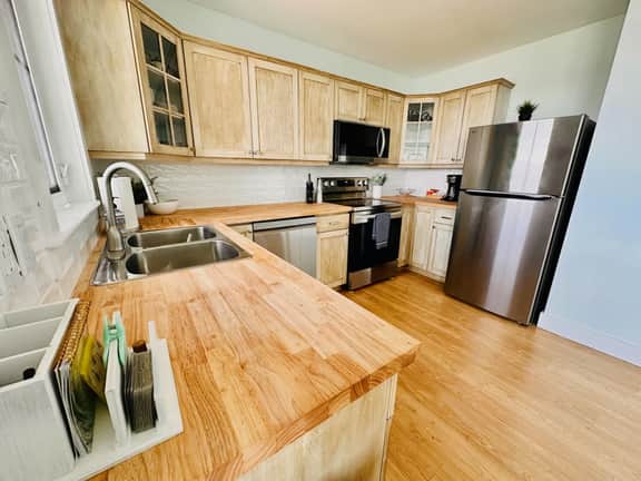 Coastlines Retreat · Ocean Views · Sleeps 9 - Image 3