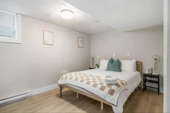 Cozy 2-Bedroom Basement Apartment Near Hospitals - Image 3