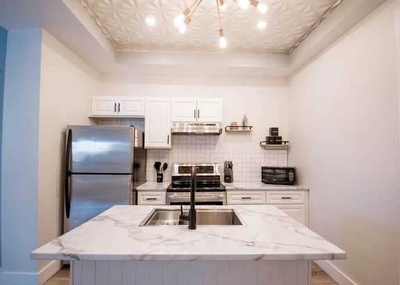 Cozy & Stylish One-Bedroom Apartment Near Downtown Moncton - Image 2