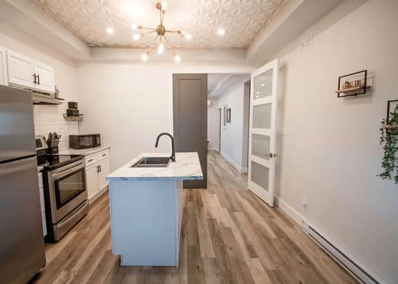 Cozy & Stylish One-Bedroom Apartment Near Downtown Moncton - Image 4