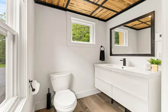 The Big City Stay | Sleeps 11 | Walkable Location - Image 5