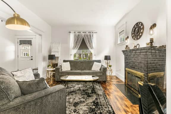 The Big City Stay | Sleeps 11 | Walkable Location - Image 4